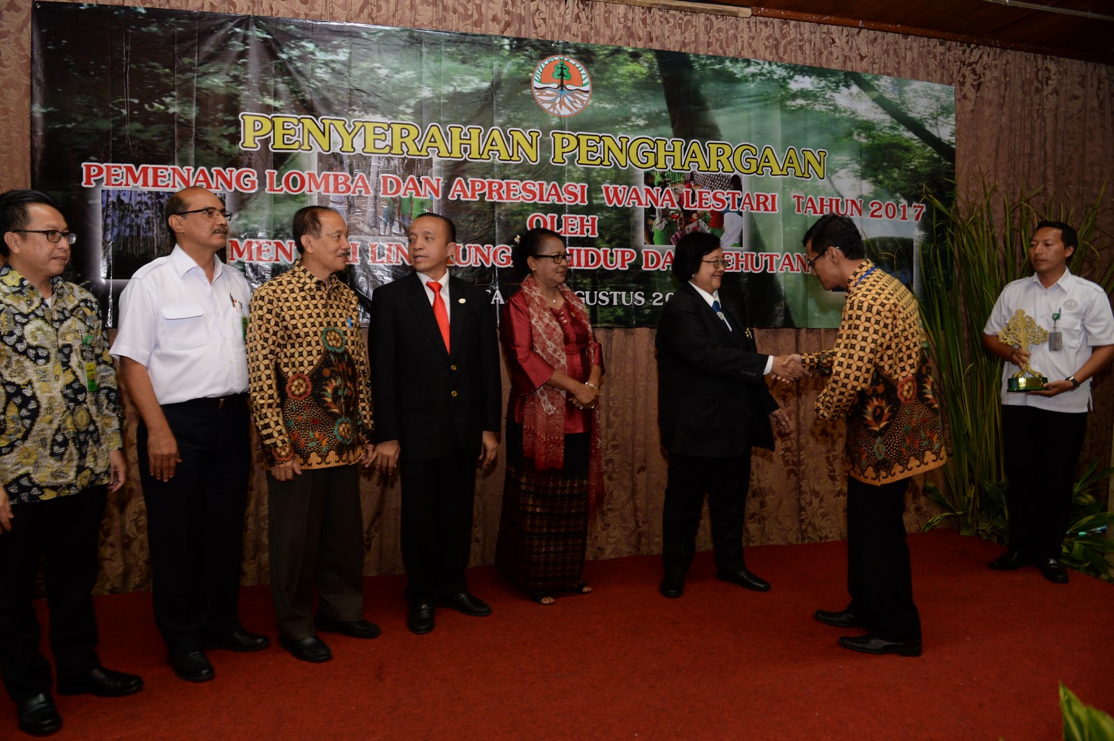 publikasi_481957_temu-karya-pemenang-lomba-dan-apresiasi-wana-lestari-tahun-2017_20221004140816.jpg